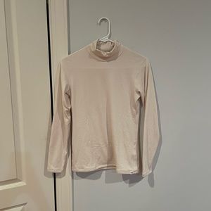 Uniqlo woman’s heattech ultra shirt